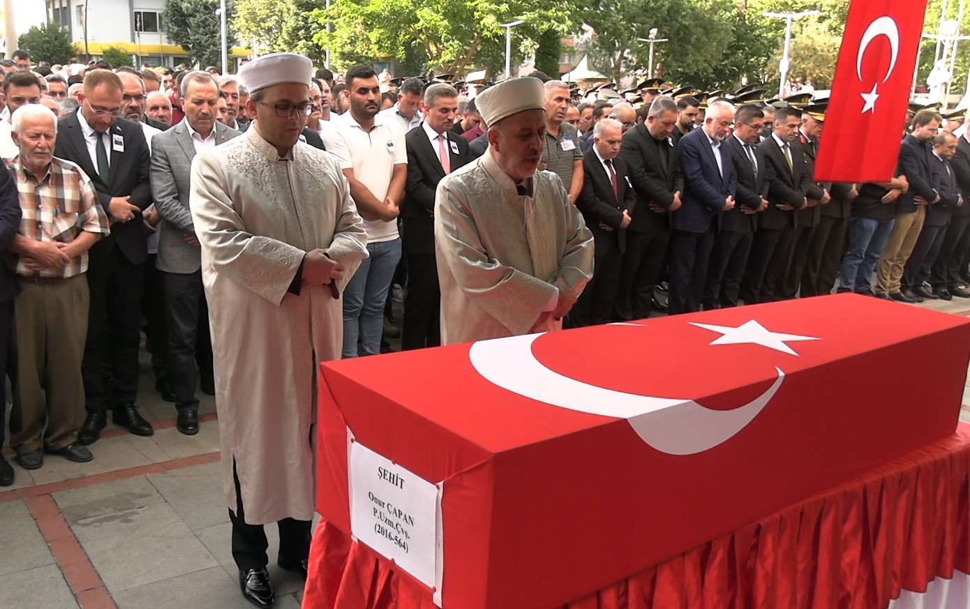 Şehit Uzman Çavuş Onur Çapan, Isparta’da son yolculuğuna uğurlandı
