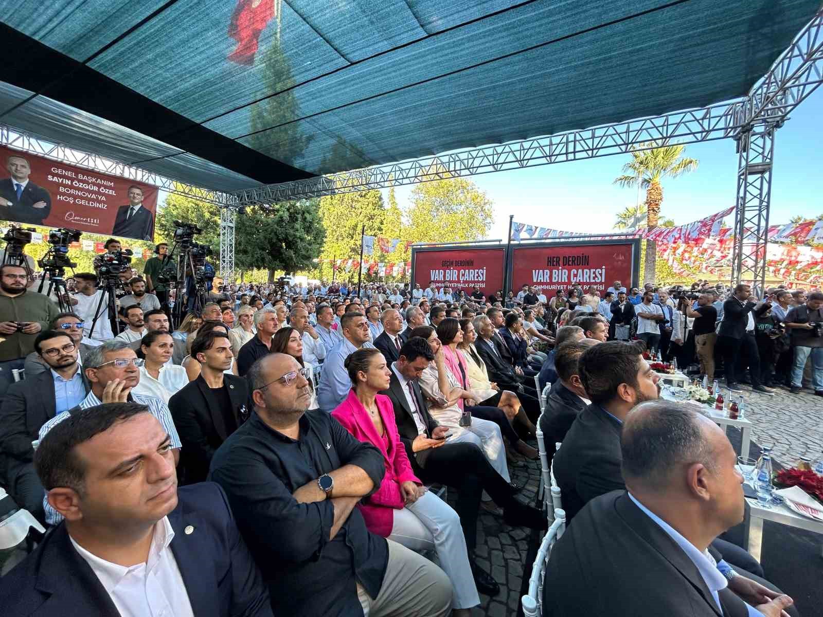 CHP Lideri Özel: “Camiyi de açıyoruz, ezanı da okutuyoruz”
