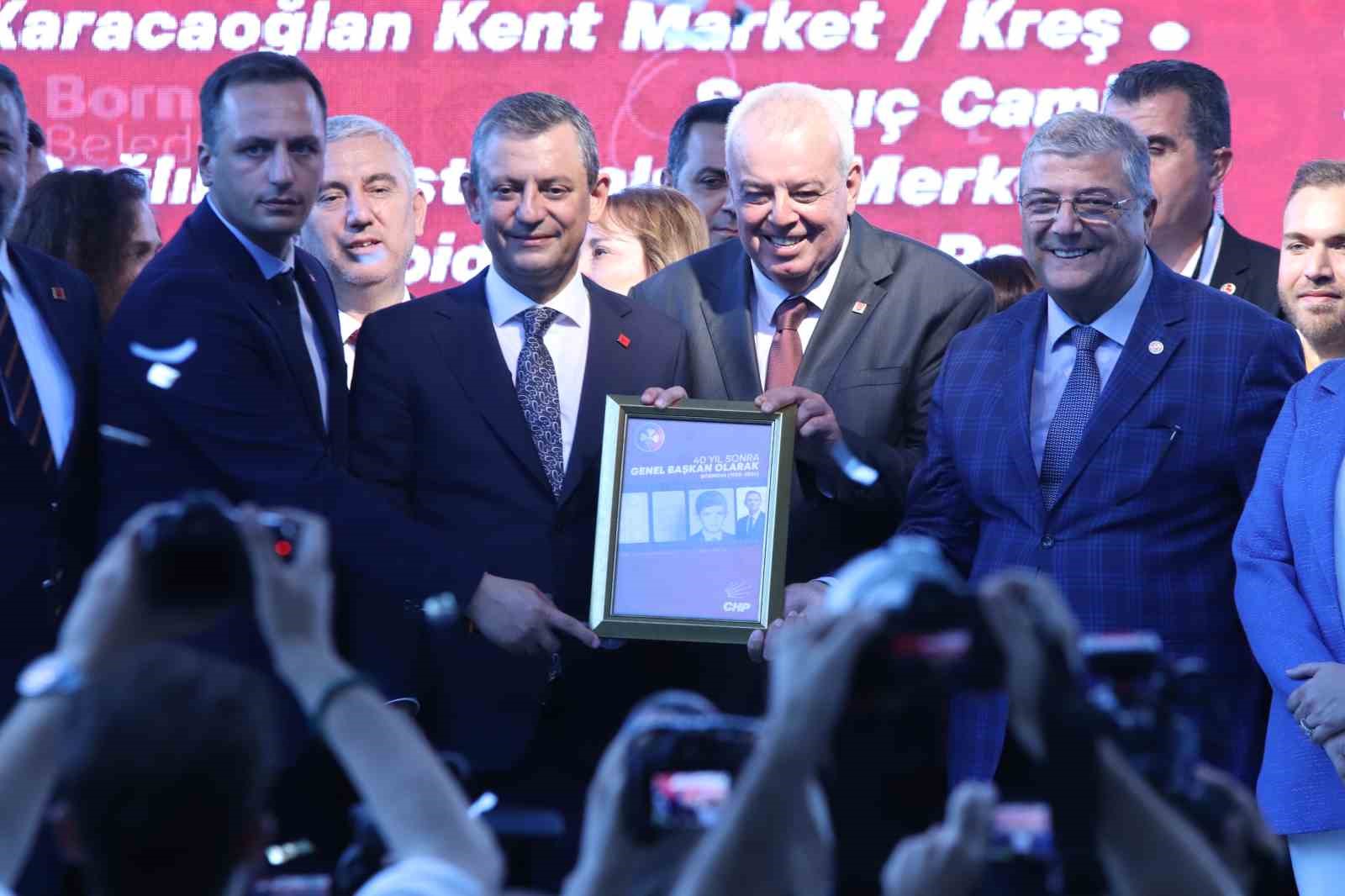 CHP Lideri Özel: “Camiyi de açıyoruz, ezanı da okutuyoruz”
