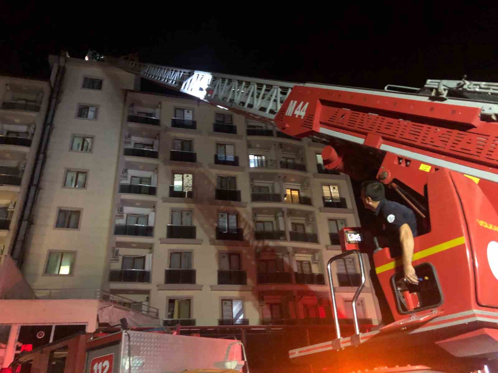 Adıyaman’da 7 katlı binada çıkan baca yangını korkuttu
