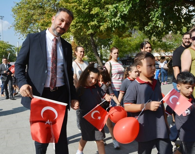 Manisa’da ’Mini Mini Birler Alayı’
