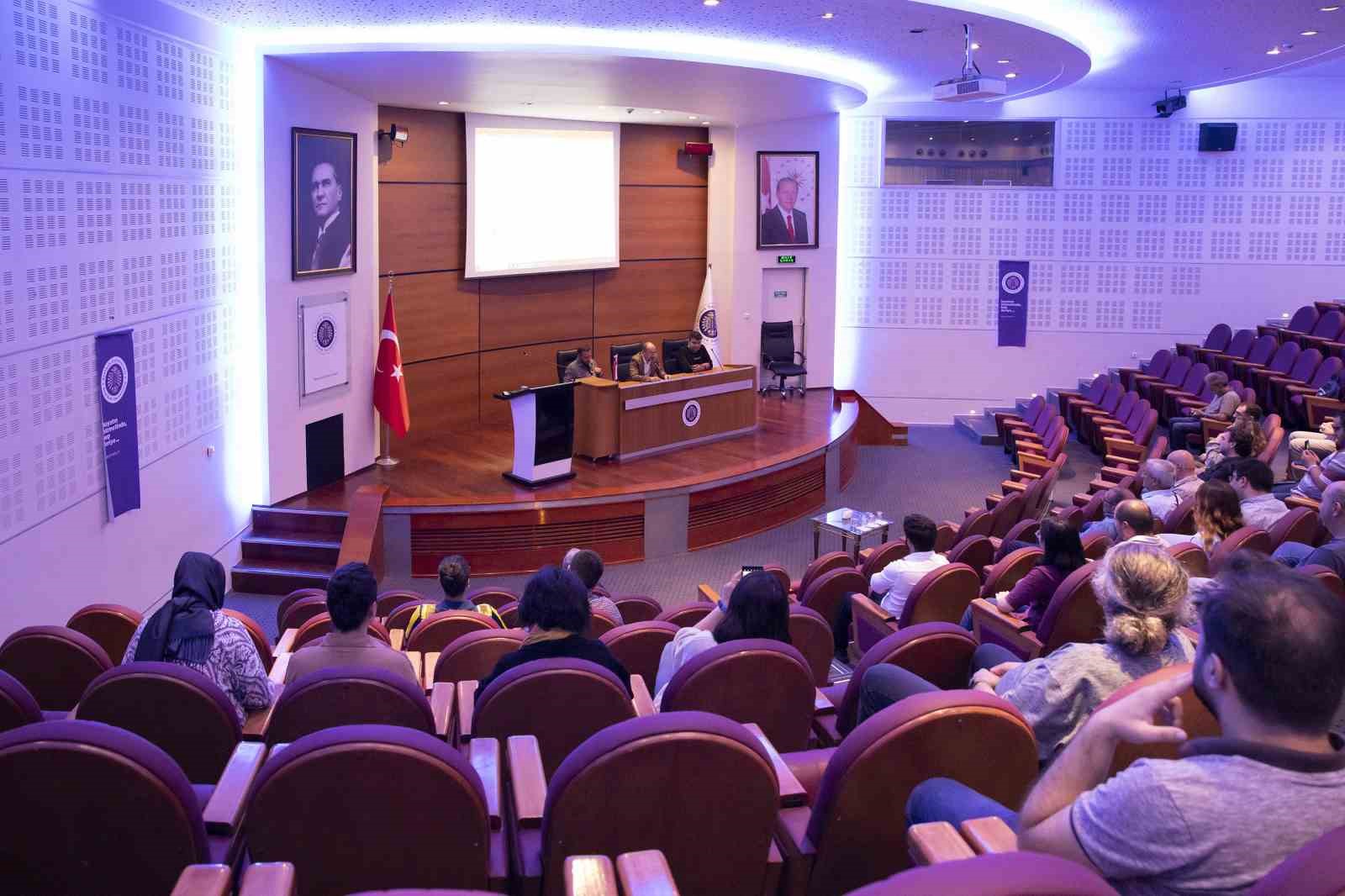 Atatürk Üniversitesi’nde yapay zekâ ile yenilikçi yaklaşımlar konuşuldu
