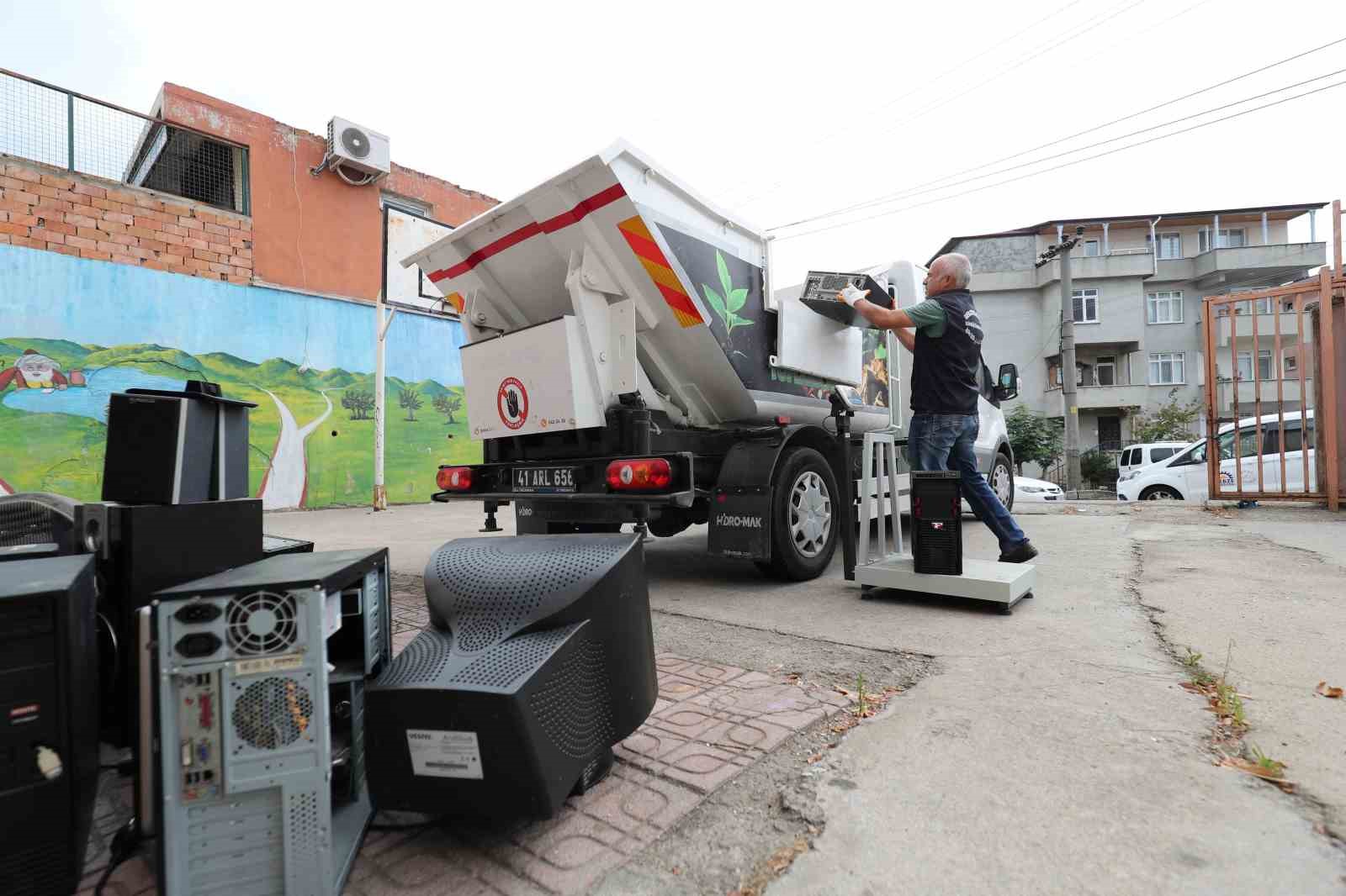 Tonlarca atık geri dönüşüme kazandırıldı
