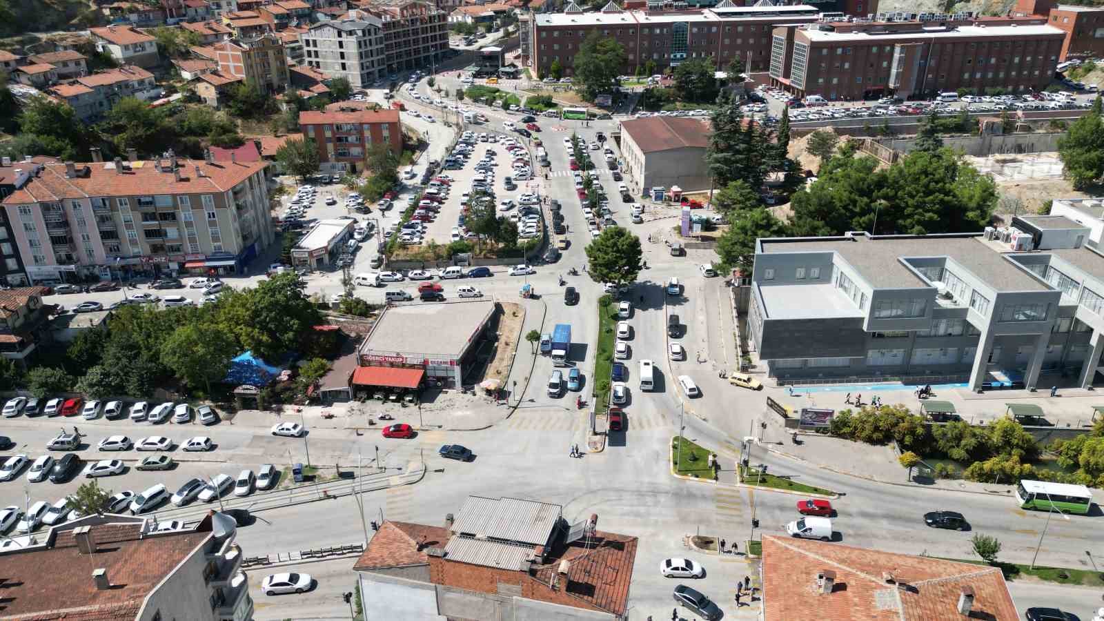 Başkan Yazıcıoğlu, trafik devrimi için kolları sıvadı
