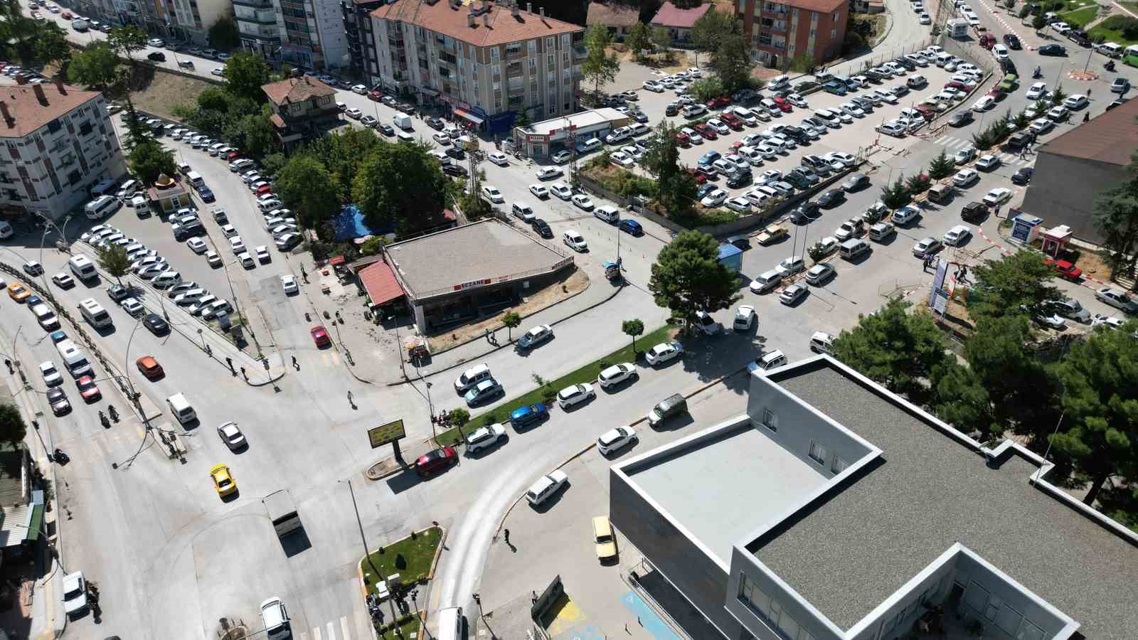 Başkan Yazıcıoğlu, trafik devrimi için kolları sıvadı
