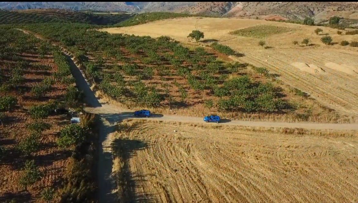 Siirt’te fıstık hırsızlığına karşı jandarmadan dronlarla koruma
