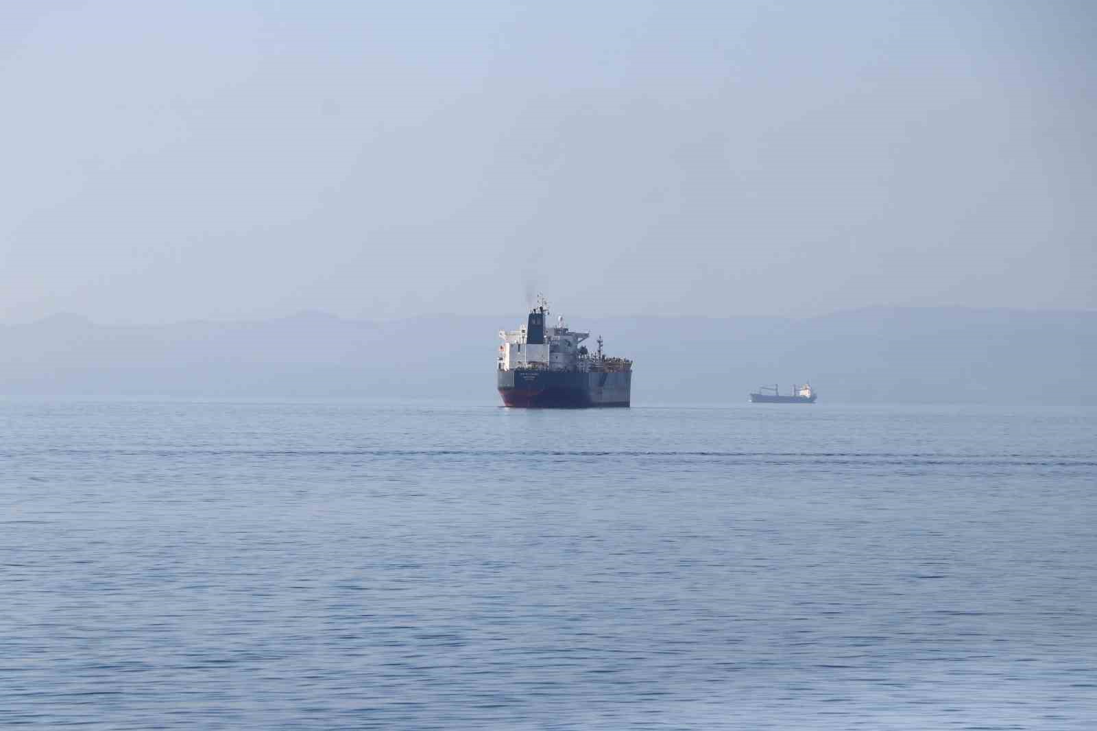 Marmara Denizi’ne gemiden düşen Hindistanlı aranıyor
