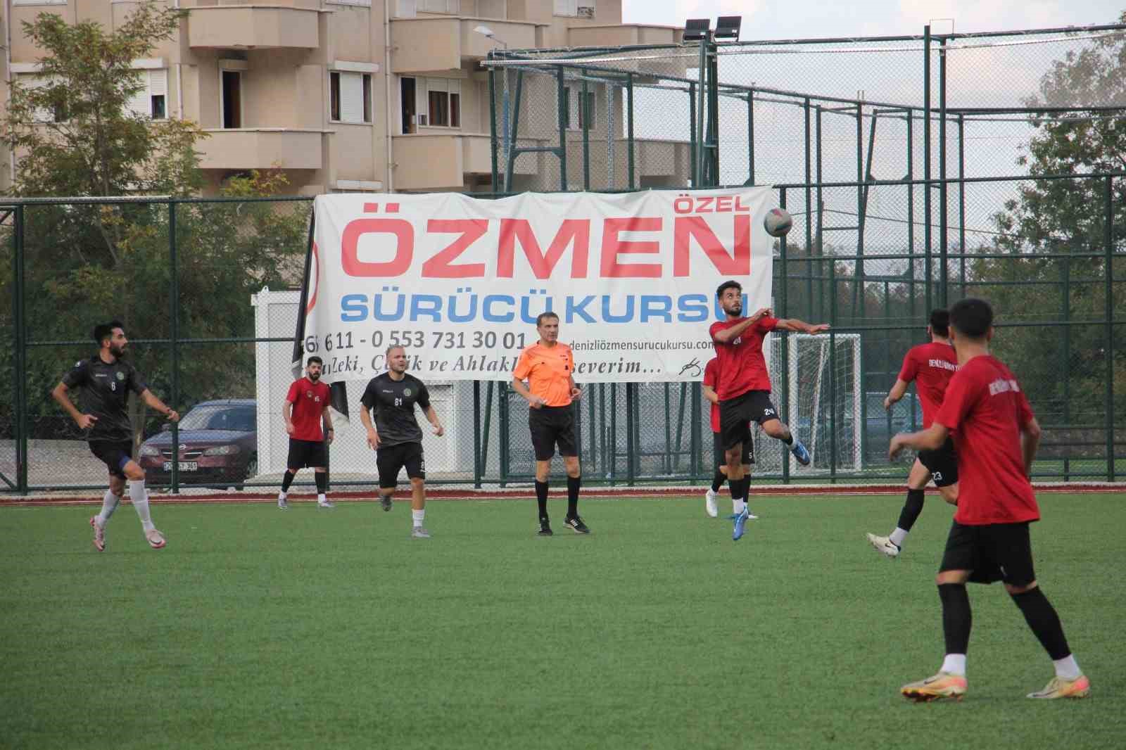 Denizli İdmanyurdu hazırlıklarını Alaşehir maçıyla sürdürdü
