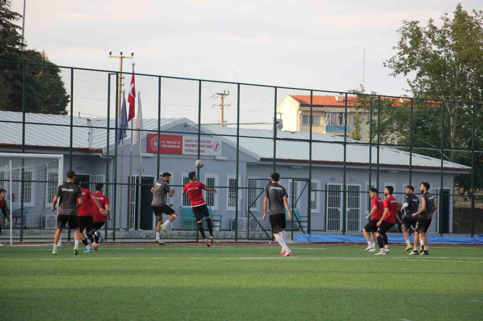 Denizli İdmanyurdu hazırlıklarını Alaşehir maçıyla sürdürdü
