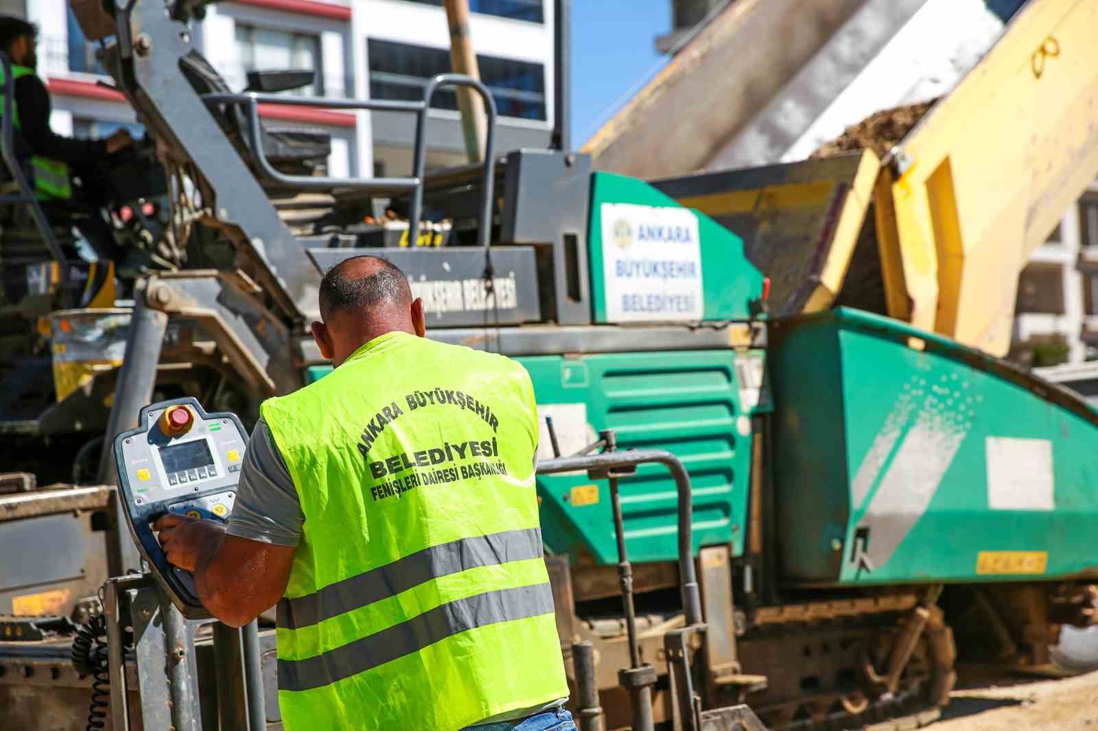 Keçiören’de yol çalışması
