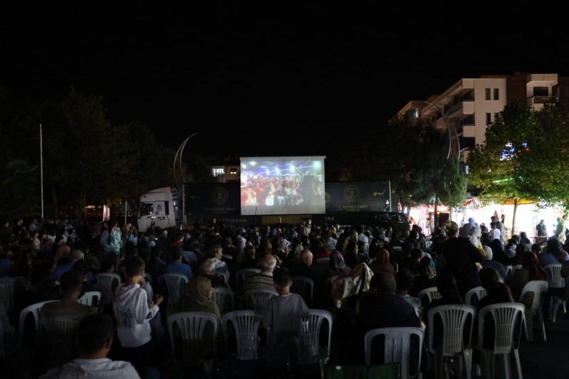 Gediz’de gezen sinema büyük ilgi gördü
