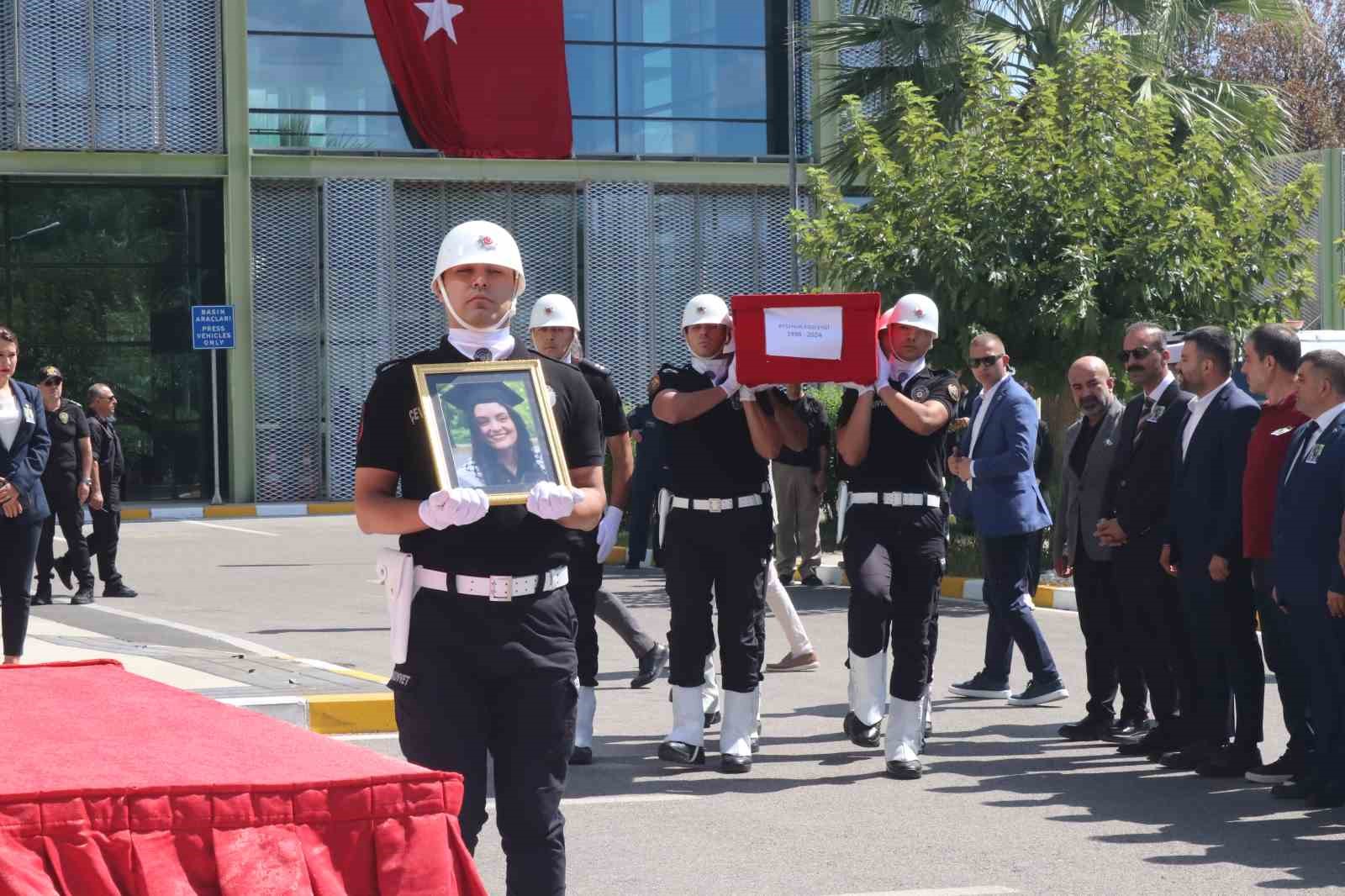 Batı Şeria’da İsrailli askerlerin öldürdüğü Ayşenur için İzmir’de tören
