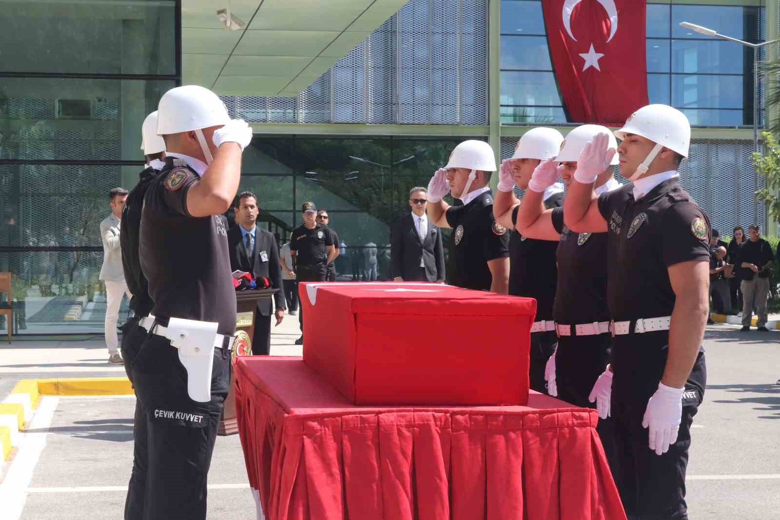 Batı Şeria’da İsrailli askerlerin öldürdüğü Ayşenur için İzmir’de tören
