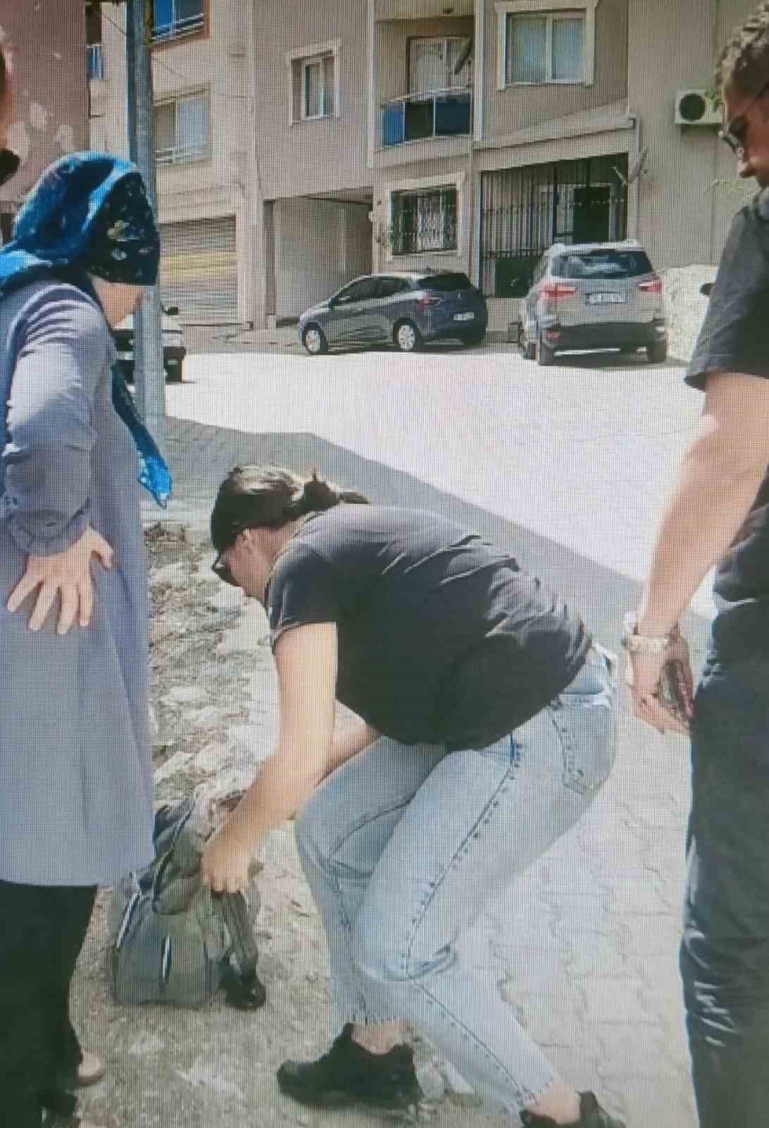 FETÖ firarisi ihraç memur kadın, İzmir’de yakalandı
