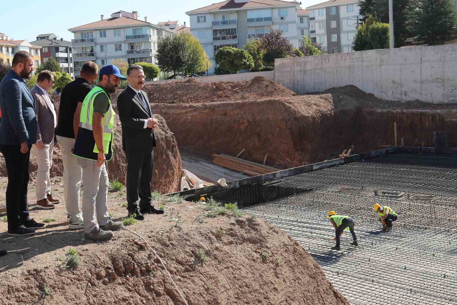 Vali Aksoy, inşaatı devam eden Anadolu Lisesi’ni ziyaret etti
