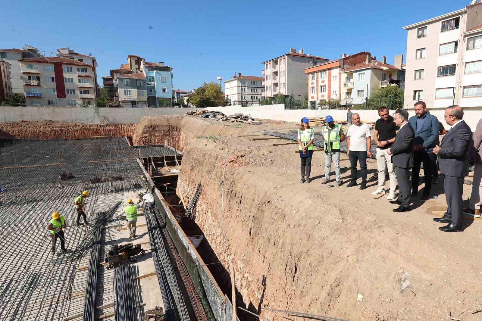 Vali Aksoy, inşaatı devam eden Anadolu Lisesi’ni ziyaret etti
