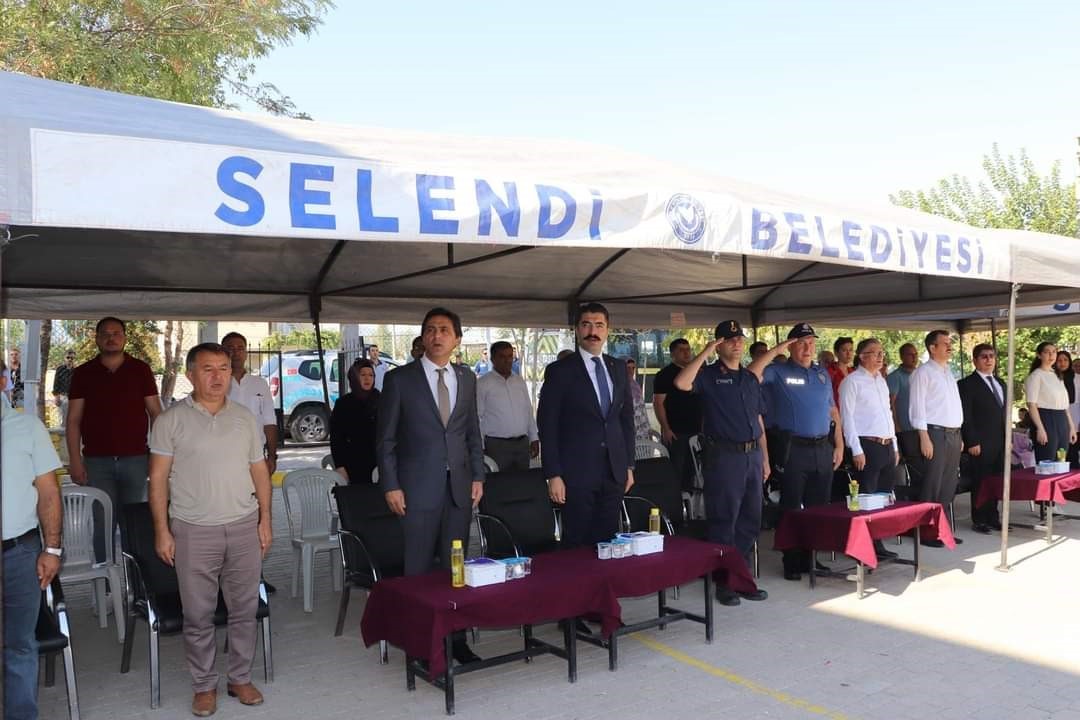 Selendi’de Eğitim Öğretim Haftası kutlandı
