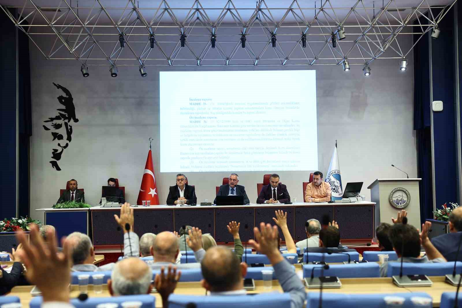 Büyükşehir Meclisi’nden 4 ilçeye toplam 1 milyar 284 milyon TL’lik ek bütçe
