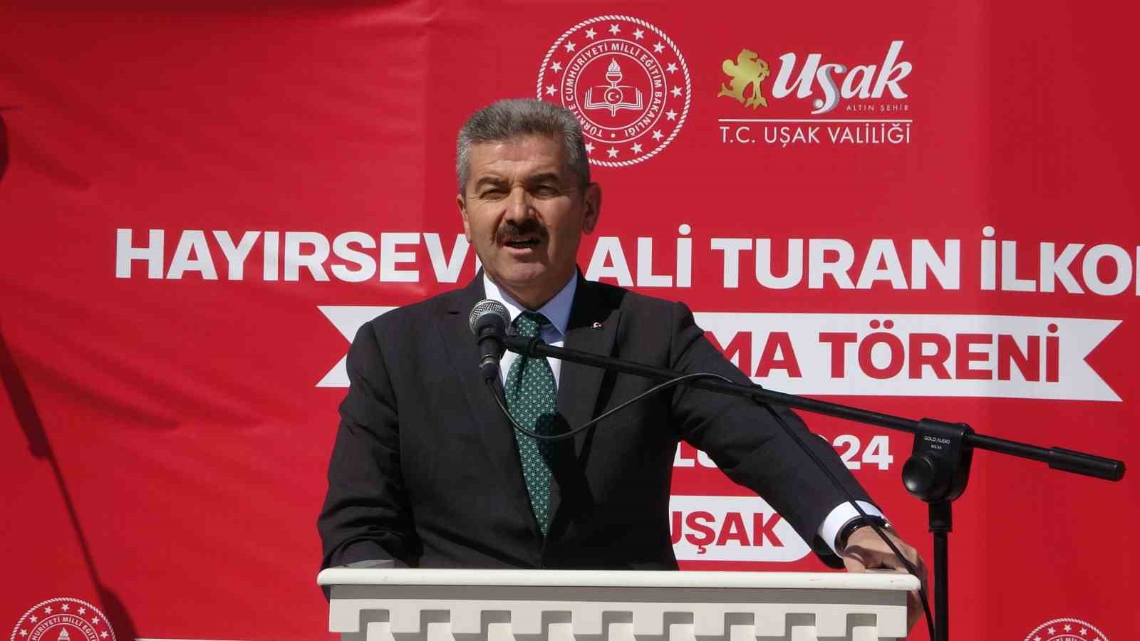 Uşak’ta hayırsever tarafından yapılan okulun temeli törenle atıldı
