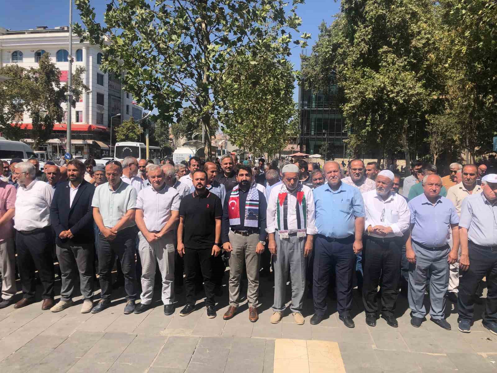 Adıyaman’da Ayşenur Ezgi Eygi için gıyabi cenaze namazı kılındı
