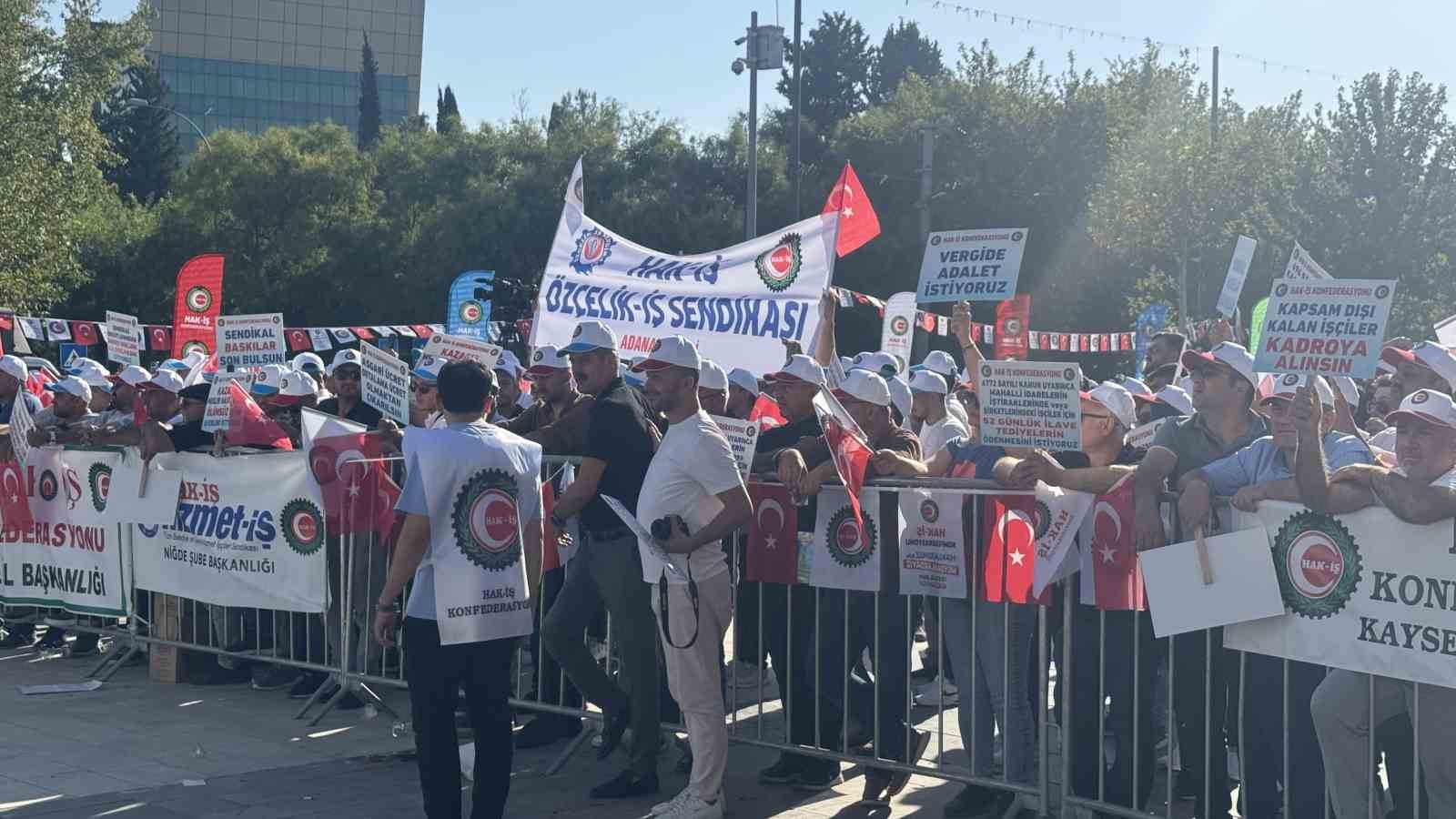 HAK-İŞ Gaziantep’te miting düzenledi
