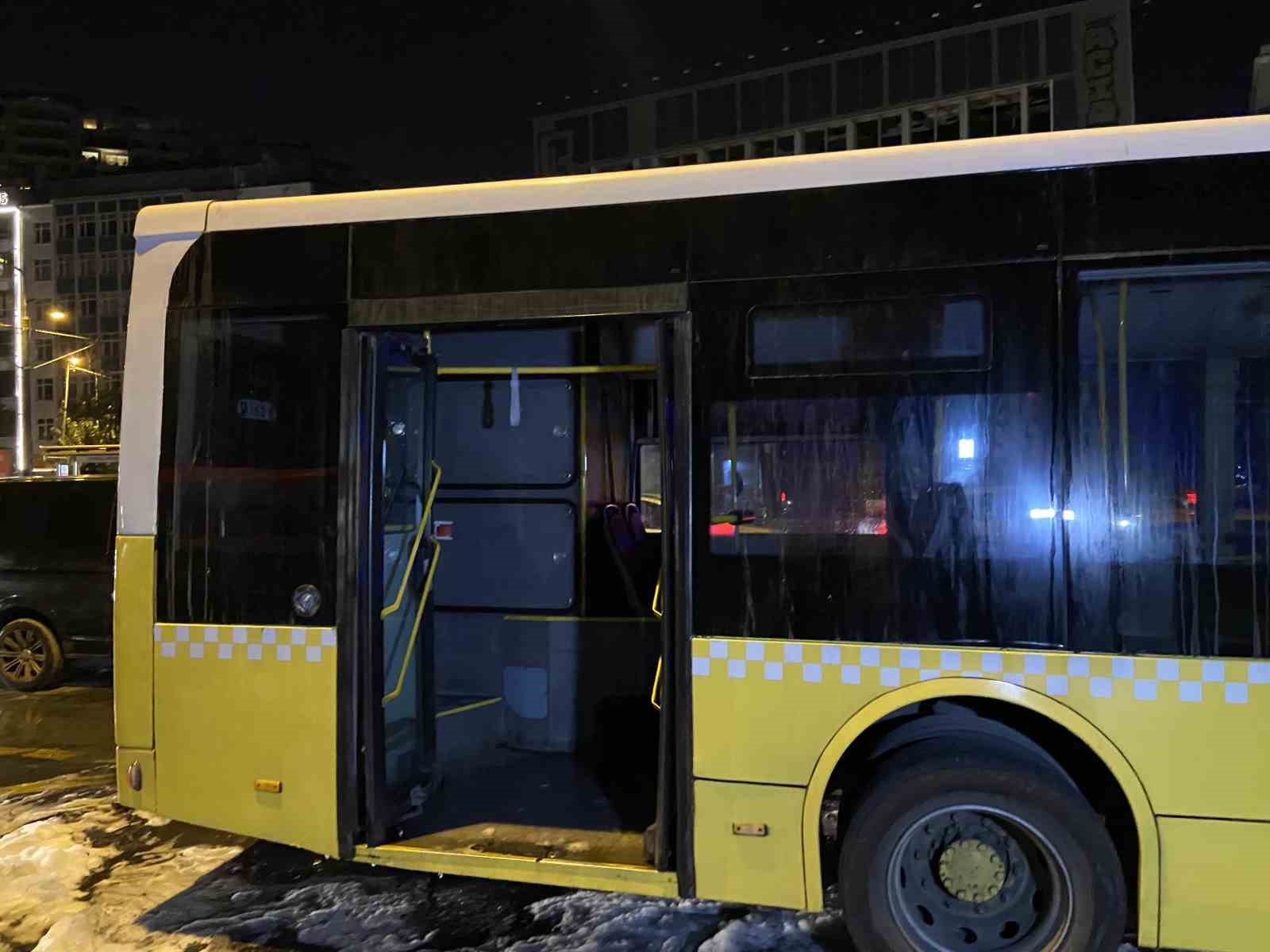 Beyoğlu’nda İETT otobüsünde korkutan yangın
