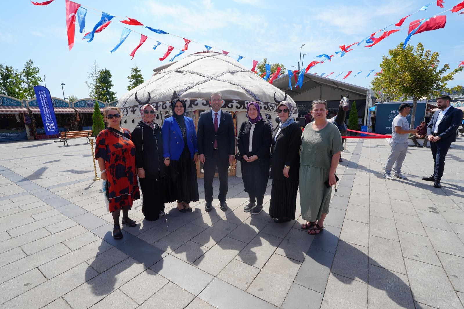 Geleneksel sanatlar Pendik’te buluştu, dev otağ çadırı havadan görüntülendi
