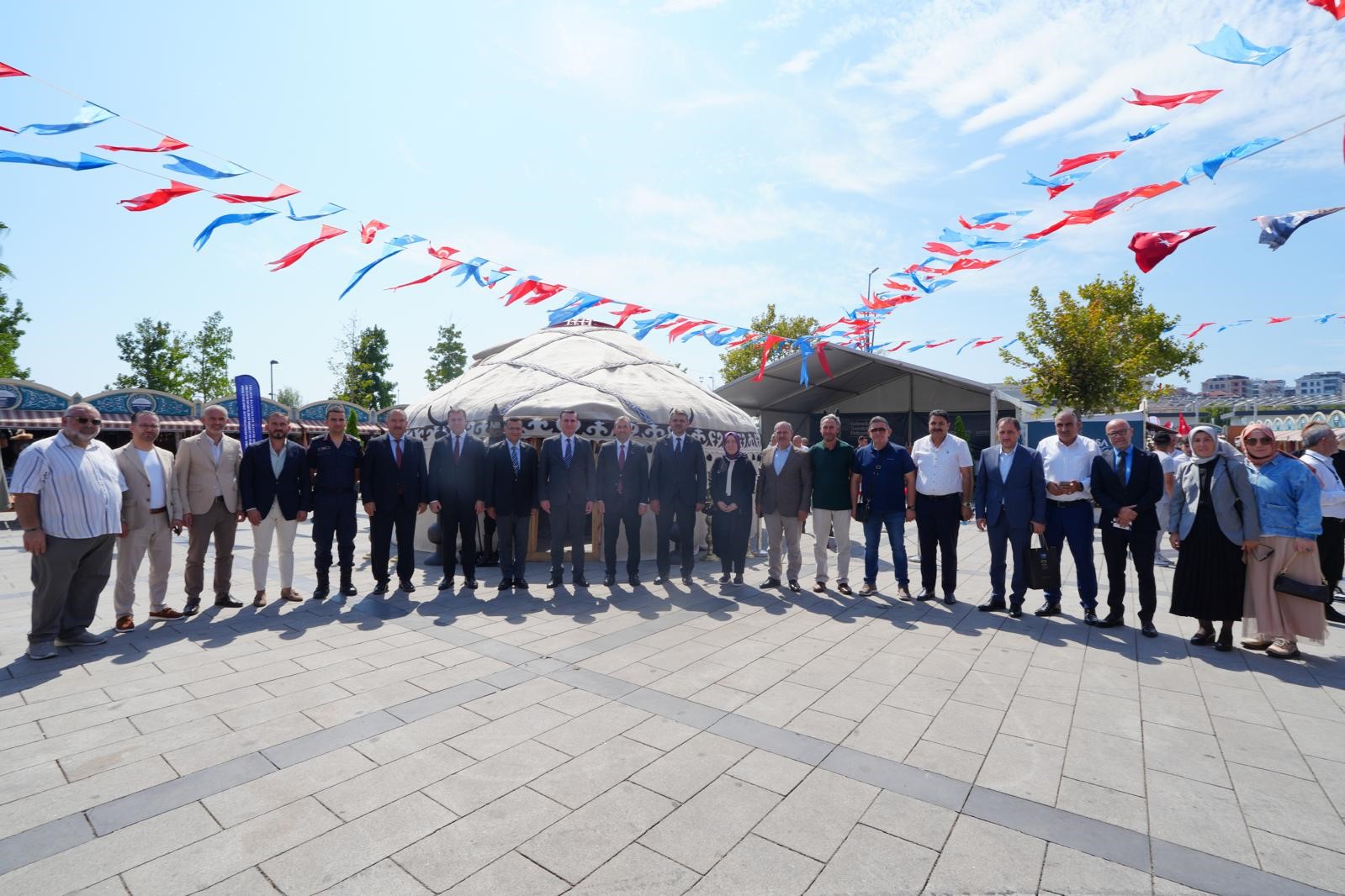 Geleneksel sanatlar Pendik’te buluştu, dev otağ çadırı havadan görüntülendi
