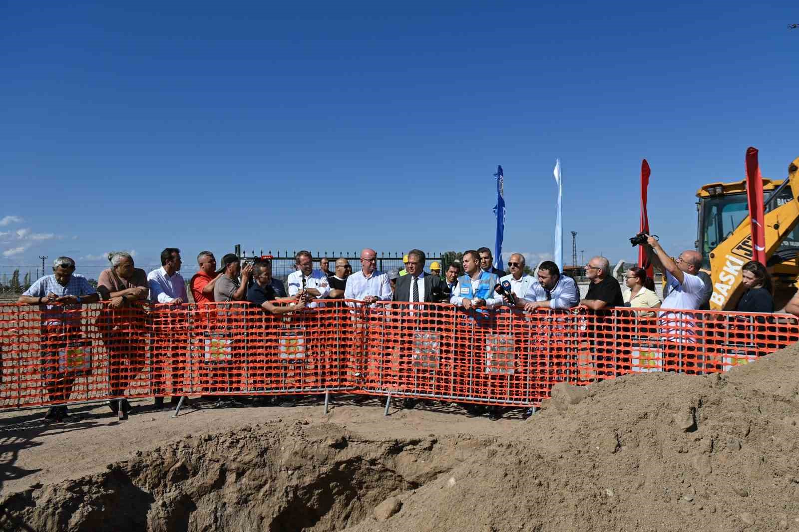 Balıkesir Büyükşehir Belediyesi’nden; Edremit Körfezi’nin kronikleşen altyapı sorununa neşter
