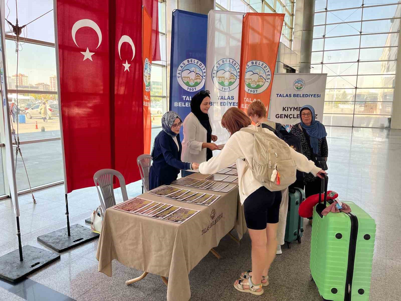 Talas Belediyesi’nden üniversitelilere karşılama
