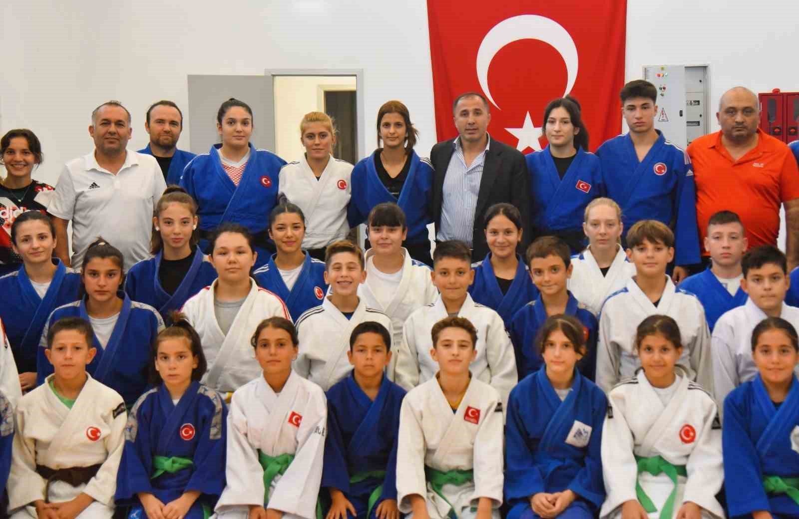 Judo Federasyonu Başkanı Huysuz, Yunusemre’de judocularla buluştu
