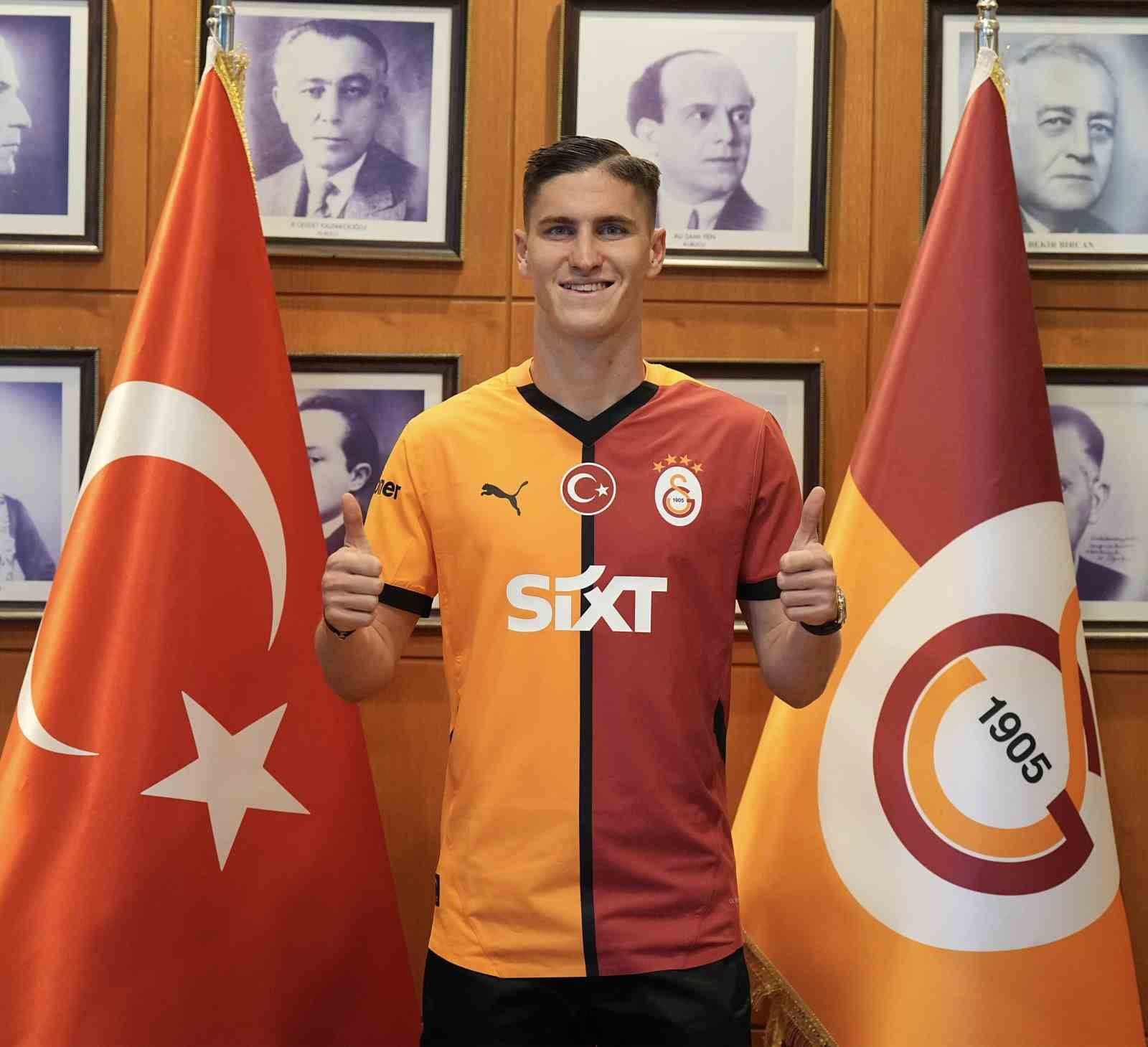 Galatasaray, yeni transferi Roland Sallai ile sözleşme imzaladı
