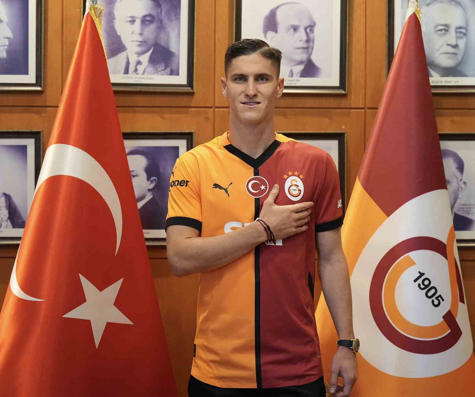 Galatasaray, yeni transferi Roland Sallai ile sözleşme imzaladı
