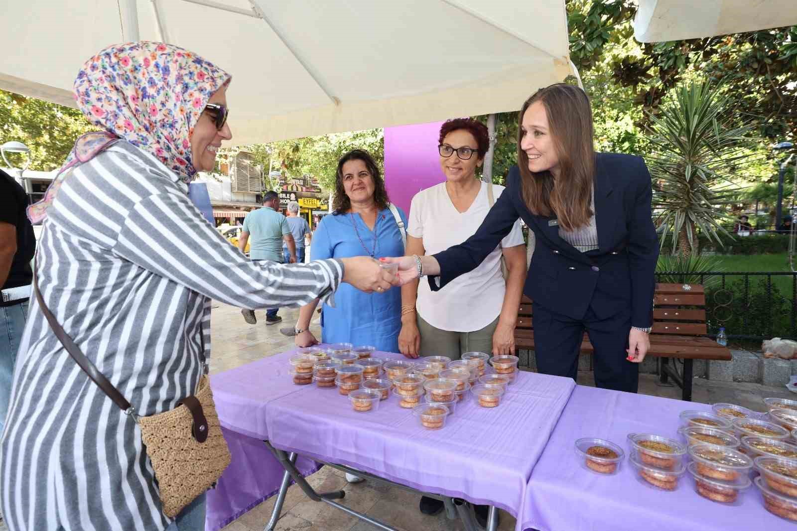 Başkan Durbay’dan vatandaşlara kandil simidi ikramı
