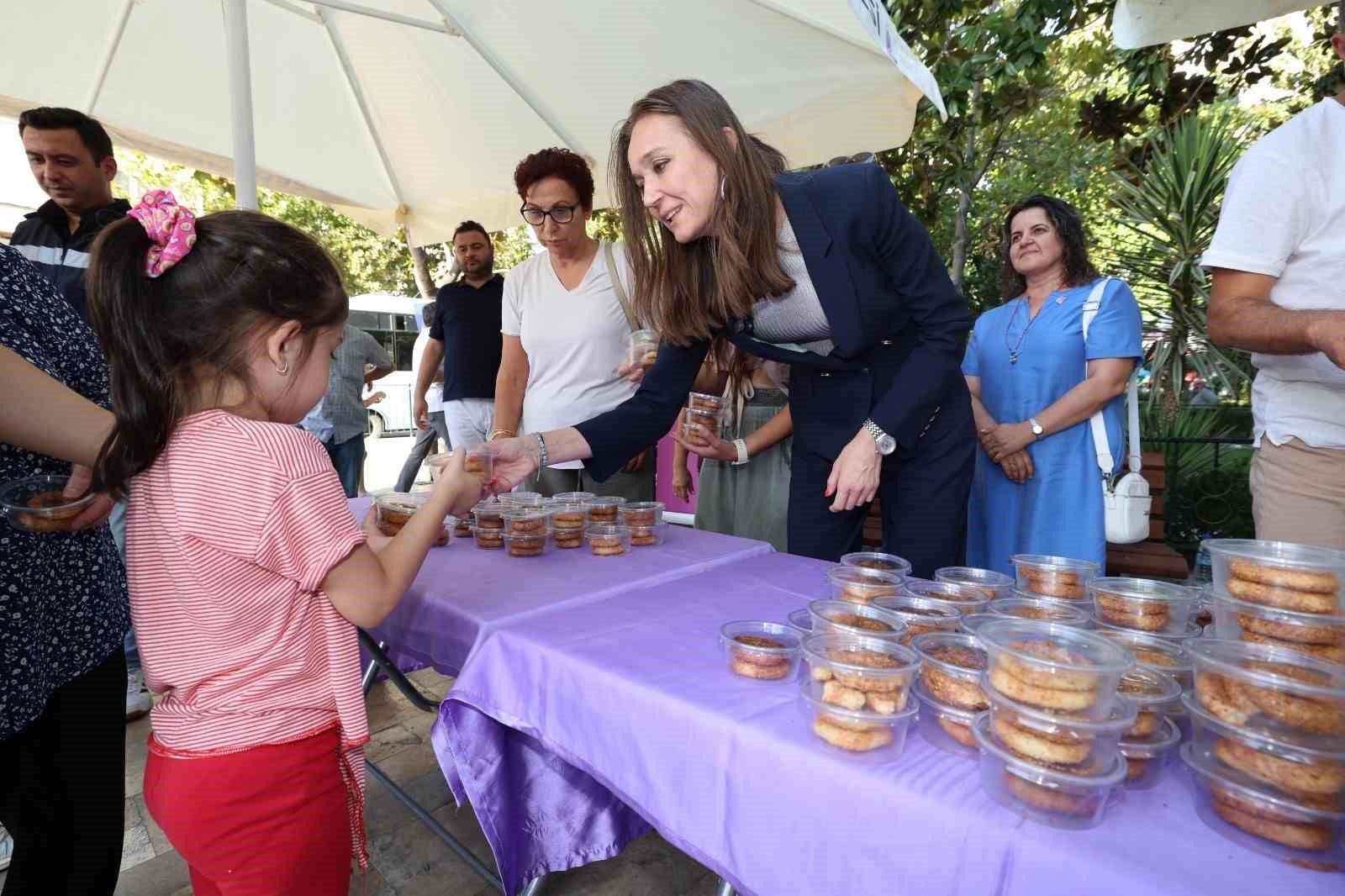 Başkan Durbay’dan vatandaşlara kandil simidi ikramı
