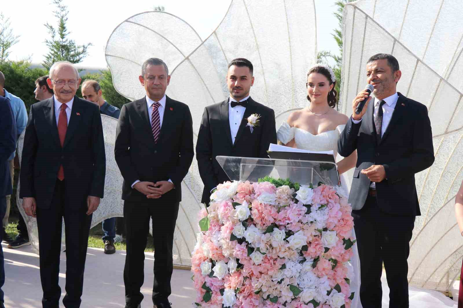 Özel ve Kılıçdaroğlu, TBMM Başkanvekili Karaca’nın oğlunun nikah şahidi oldu
