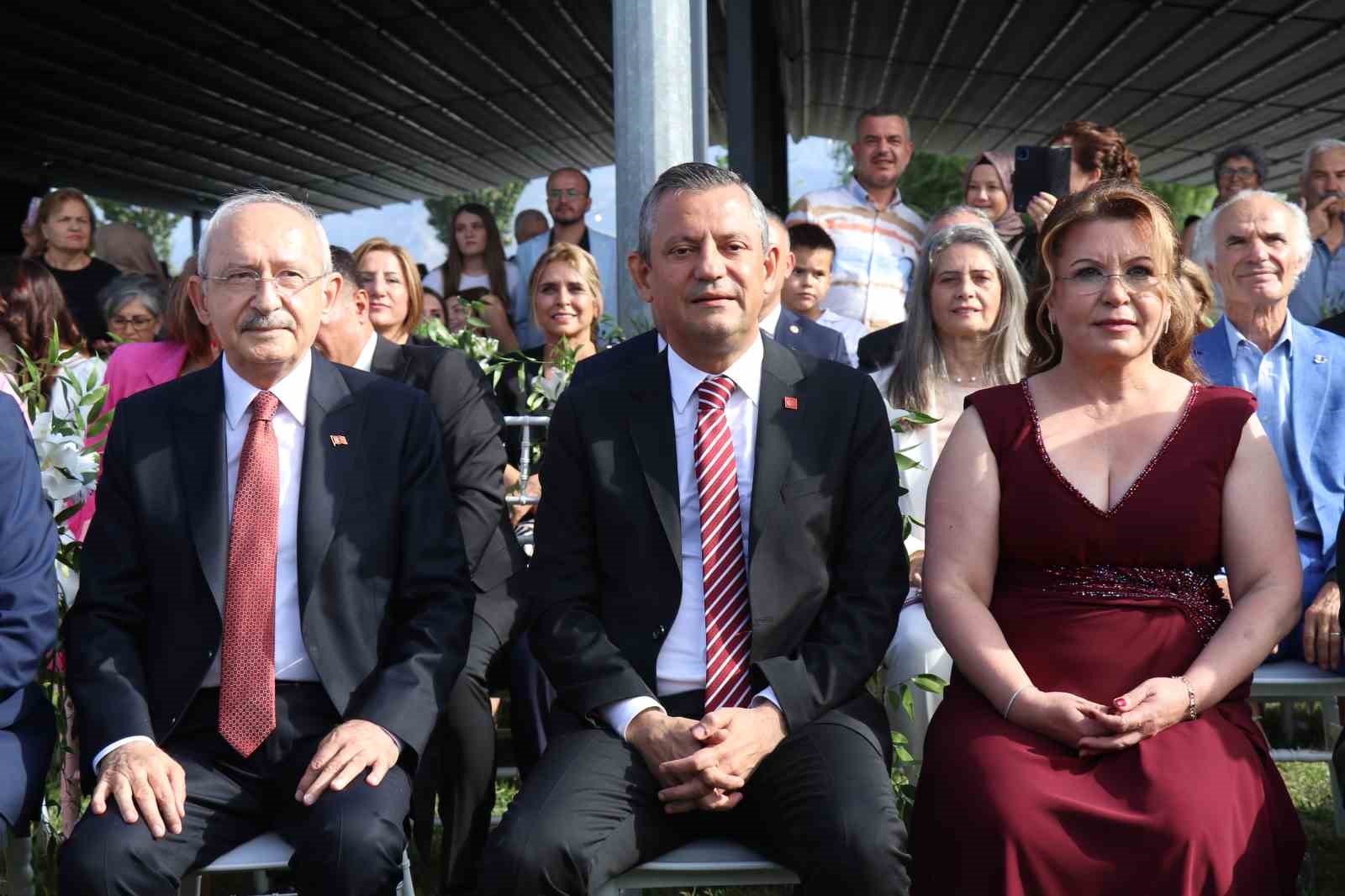 Özel ve Kılıçdaroğlu, TBMM Başkanvekili Karaca’nın oğlunun nikah şahidi oldu
