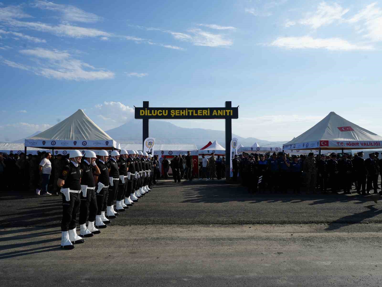 Iğdır’da hain saldırıda hayatını kaybeden şehitler için yapılan anıt törenle açıldı
