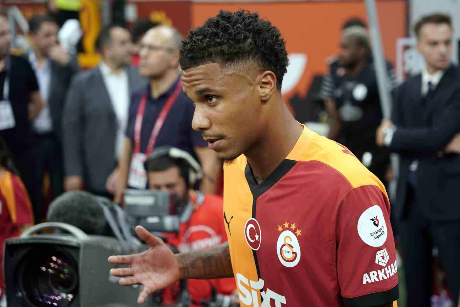 Trendyol Süper Lig: Galatasaray: 1 - Çaykur Rizespor: 0 (Maç devam ediyor)
