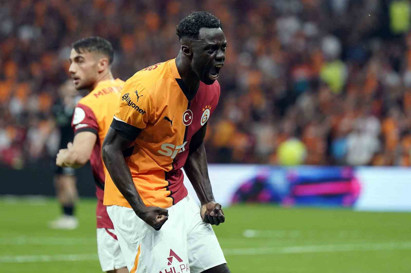 Trendyol Süper Lig: Galatasaray: 1 - Çaykur Rizespor: 0 (Maç devam ediyor)
