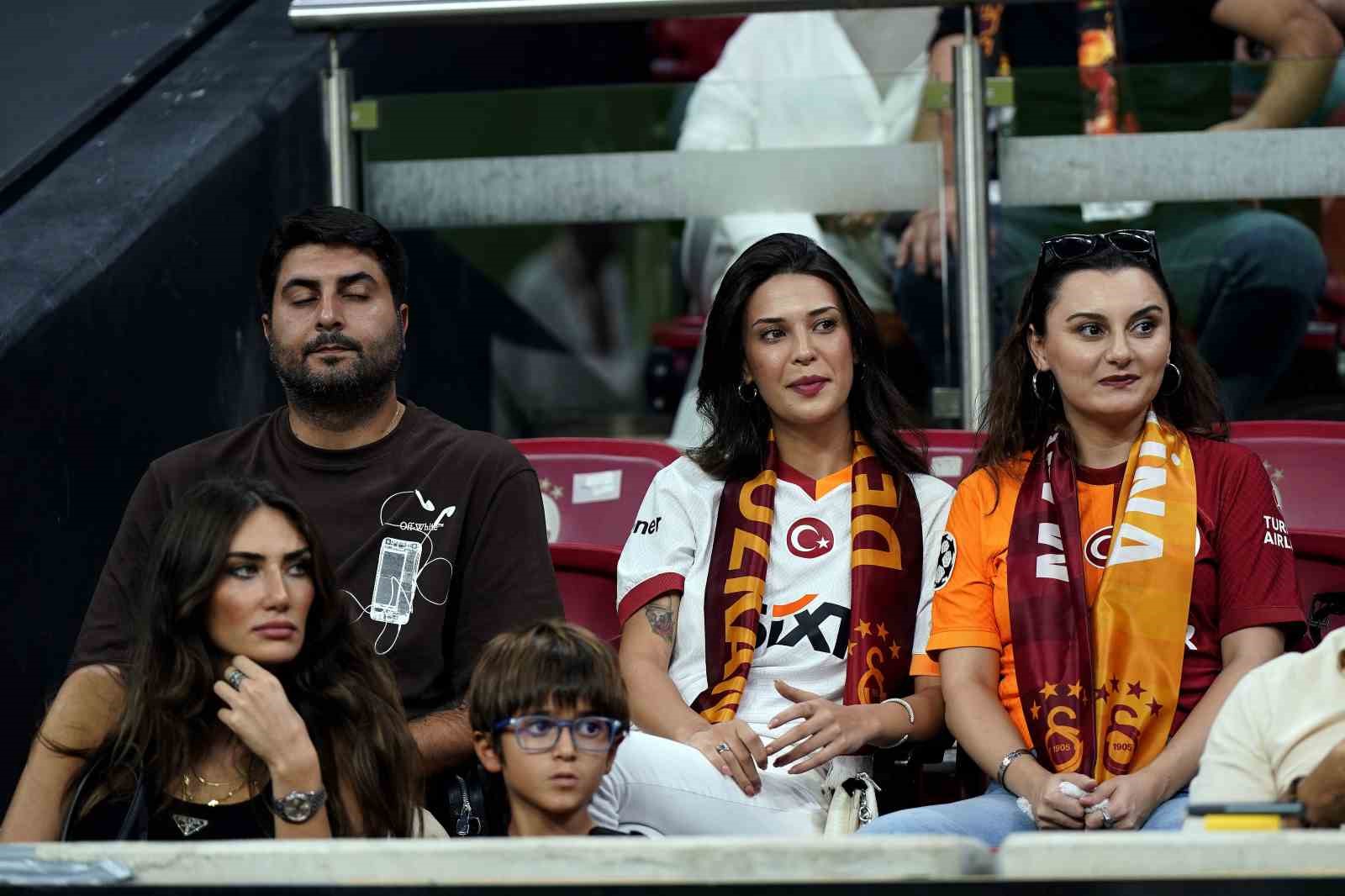 Trendyol Süper Lig: Galatasaray: 1 - Çaykur Rizespor: 0 (Maç devam ediyor)
