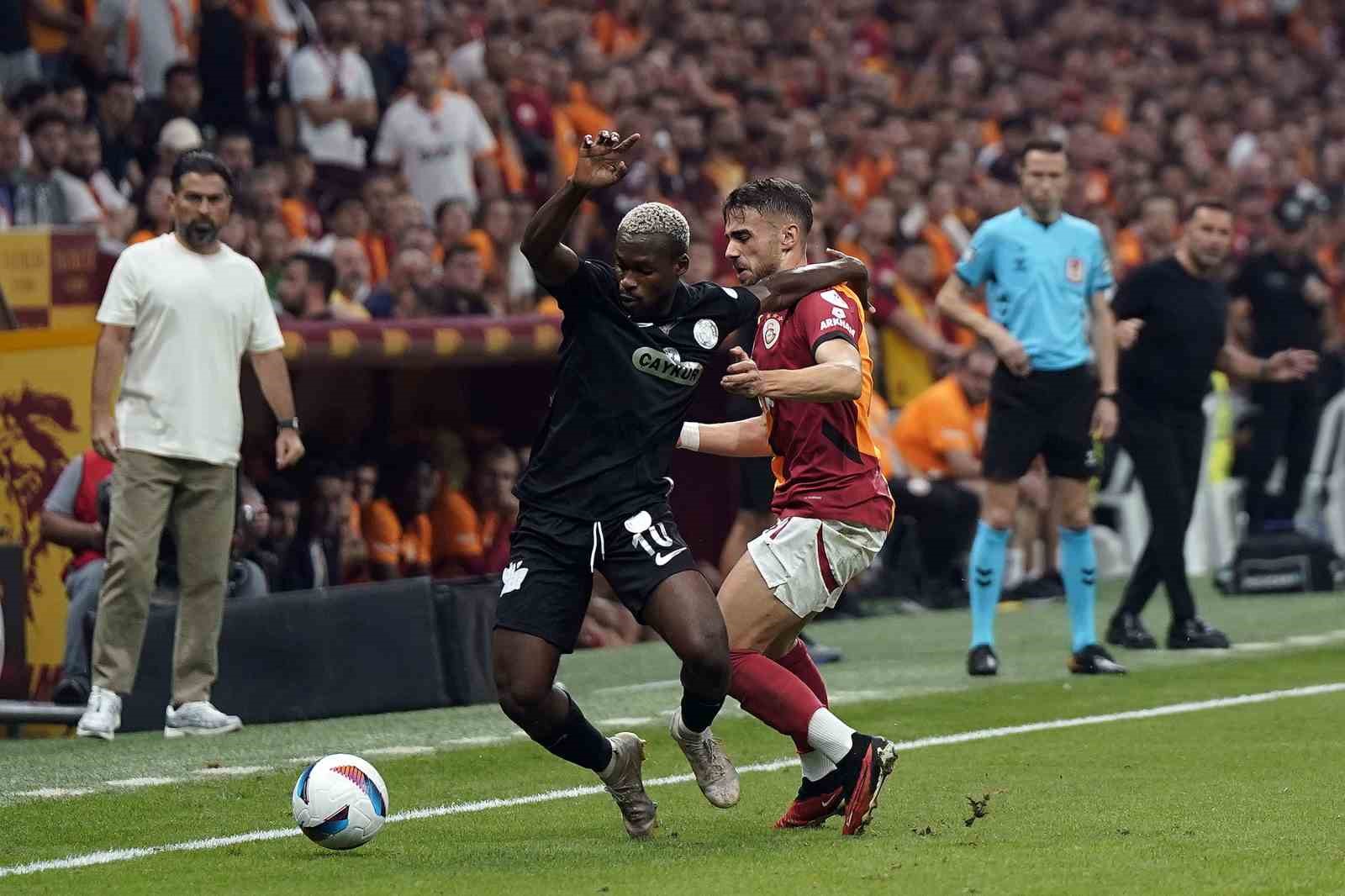 Trendyol Süper Lig: Galatasaray: 2 - Çaykur Rizespor:0 (İlk yarı)
