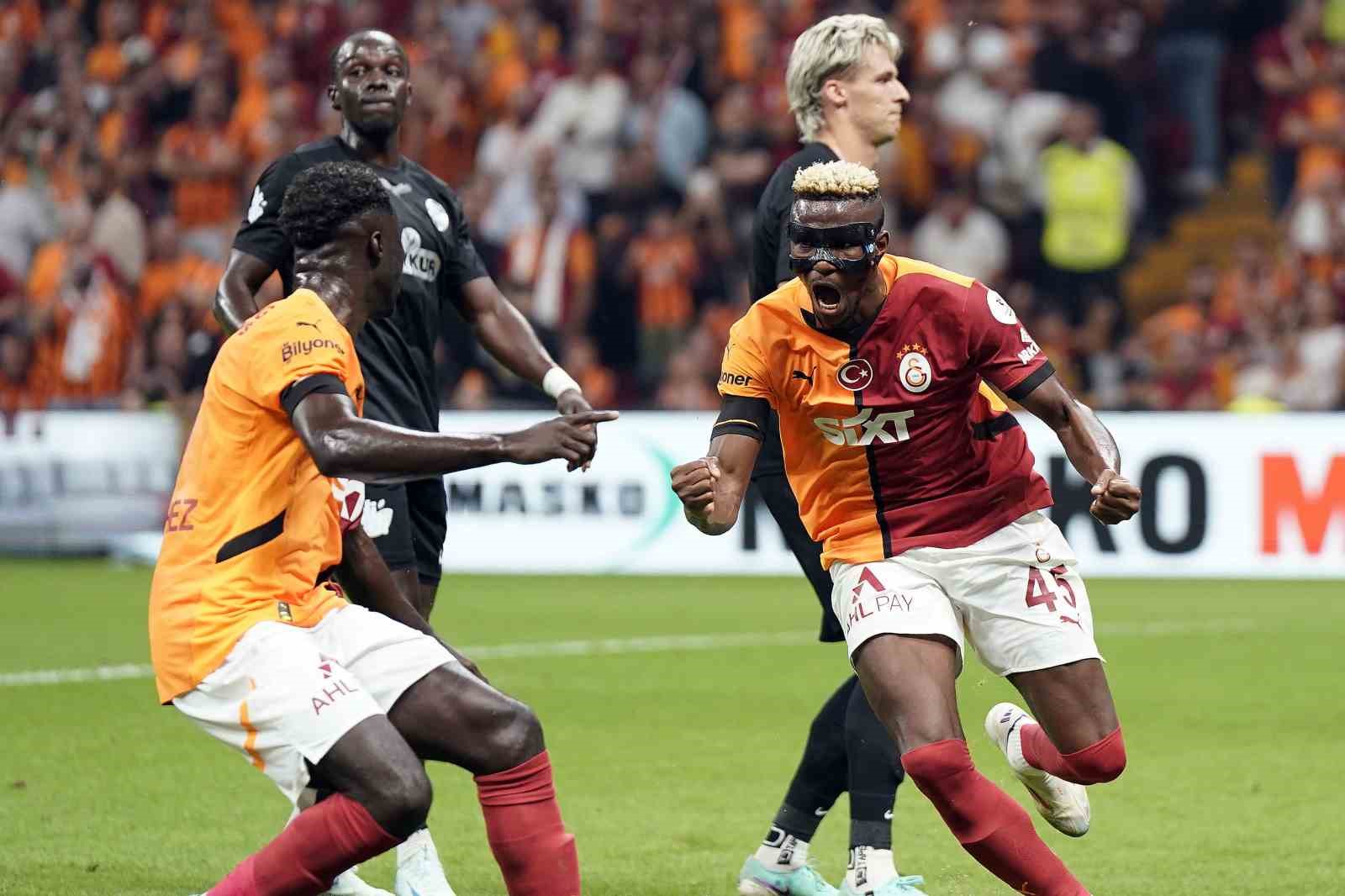 Trendyol Süper Lig: Galatasaray: 2 - Çaykur Rizespor:0 (İlk yarı)
