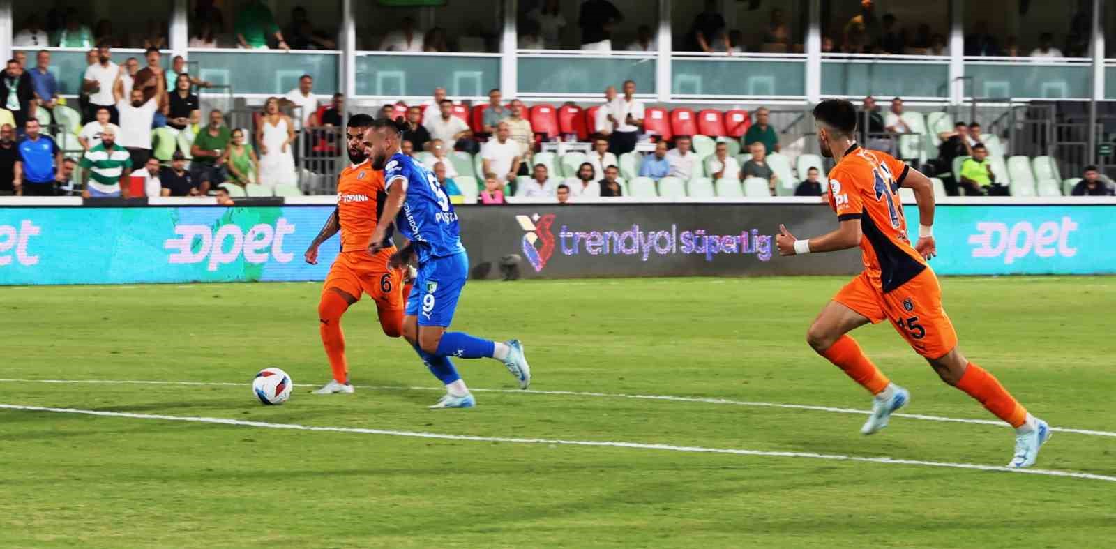 Trendyol Süper Lig: Bodrum FK: 0 - Başakşehir FK: 0 (İlk yarı)
