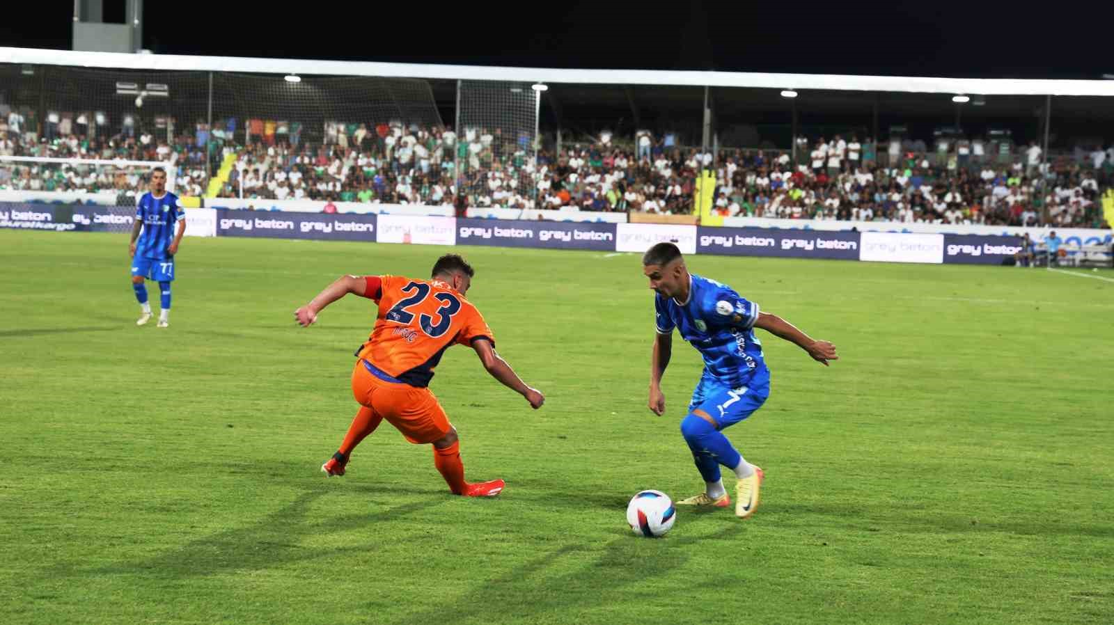 Trendyol Süper Lig: Bodrum FK: 0 - Başakşehir FK: 0 (İlk yarı)
