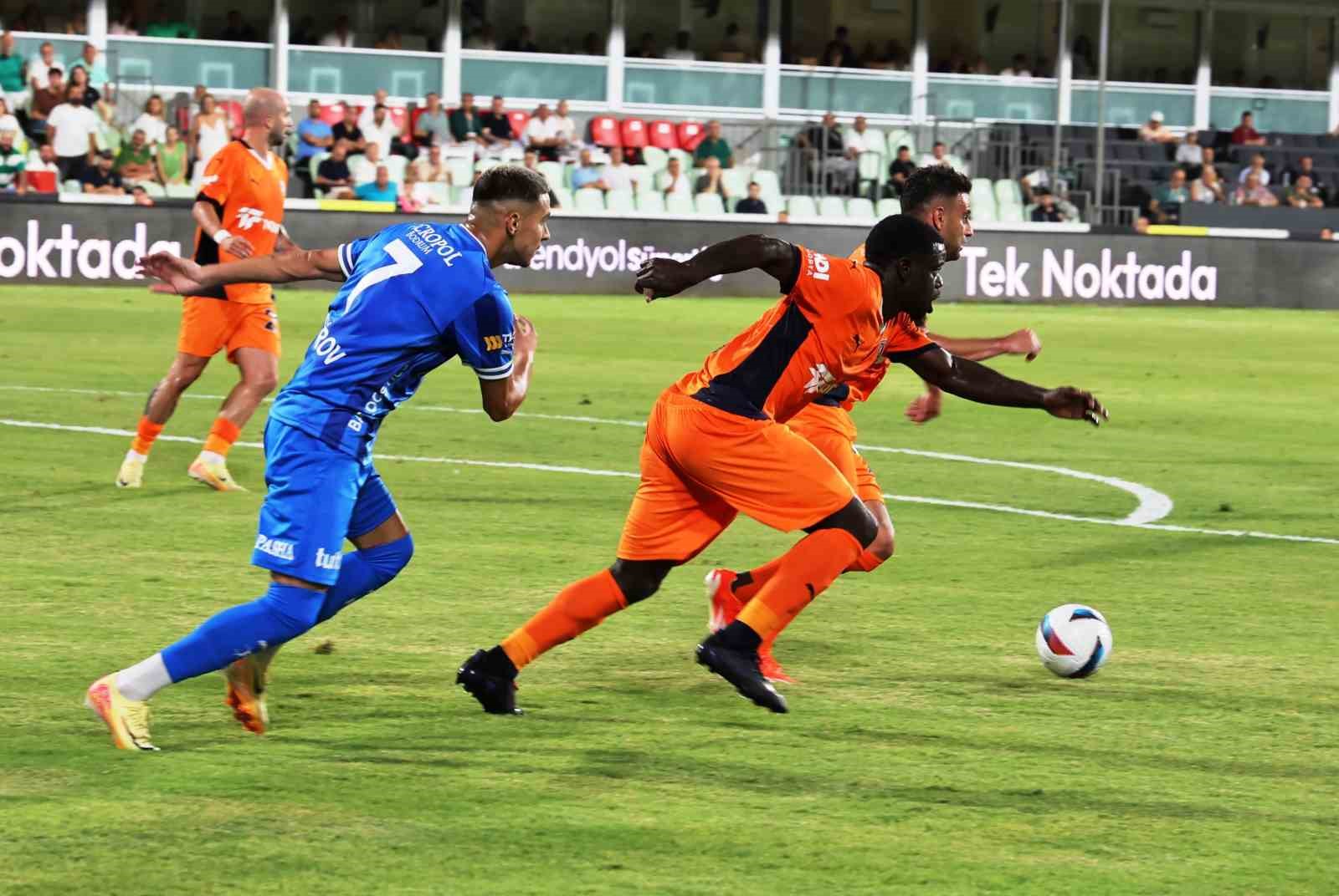 Trendyol Süper Lig: Bodrum FK: 0 - Başakşehir FK: 0 (İlk yarı)
