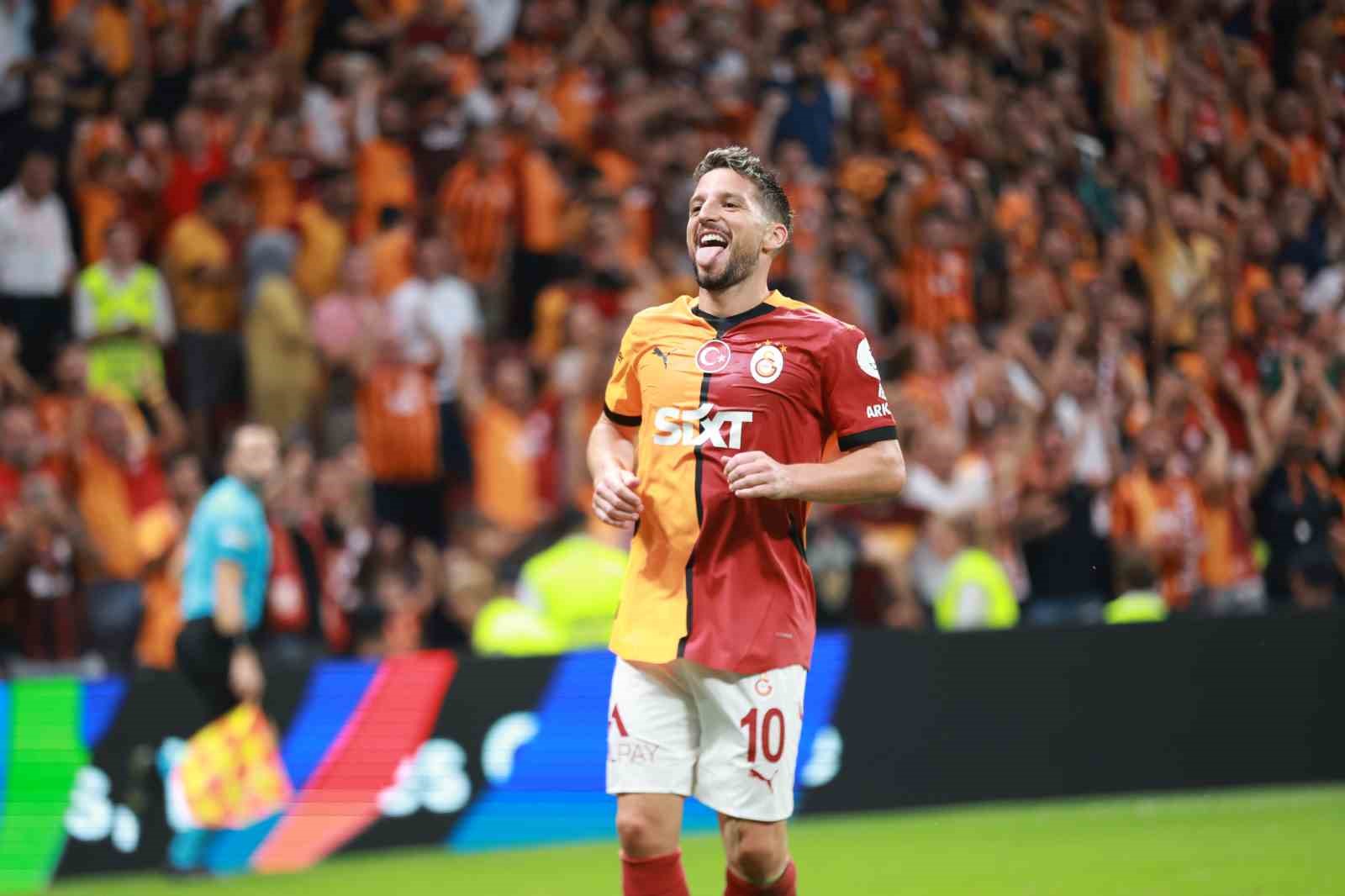 Dries Mertens gol sayısını 2 yaptı
