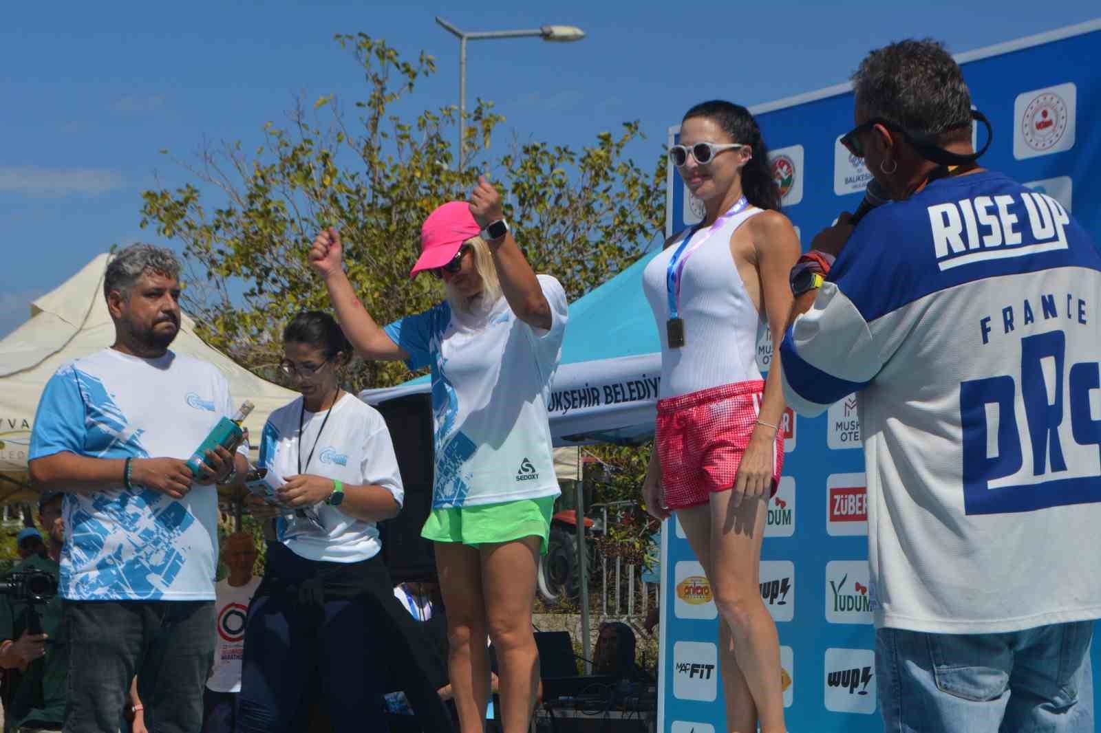 20 ülkenin sporcuları Ayvalık’taki yarı maratonda buluştu
