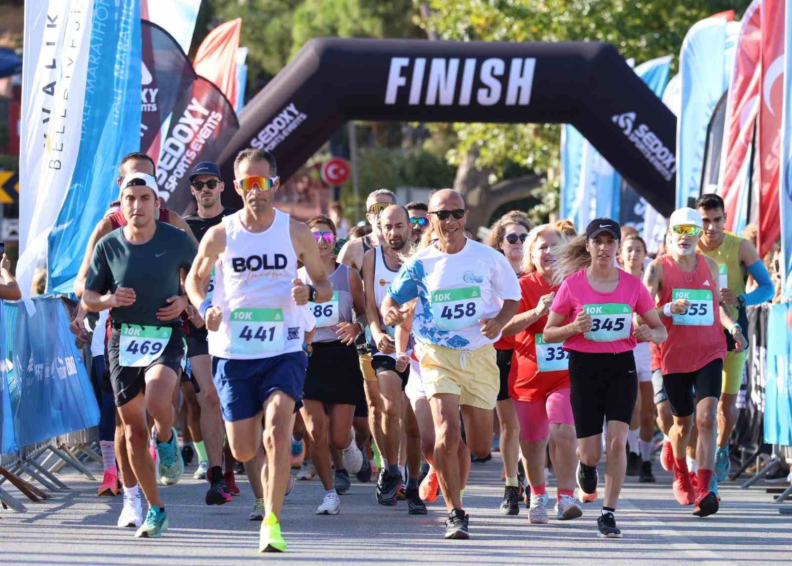 20 ülkenin sporcuları Ayvalık’taki yarı maratonda buluştu
