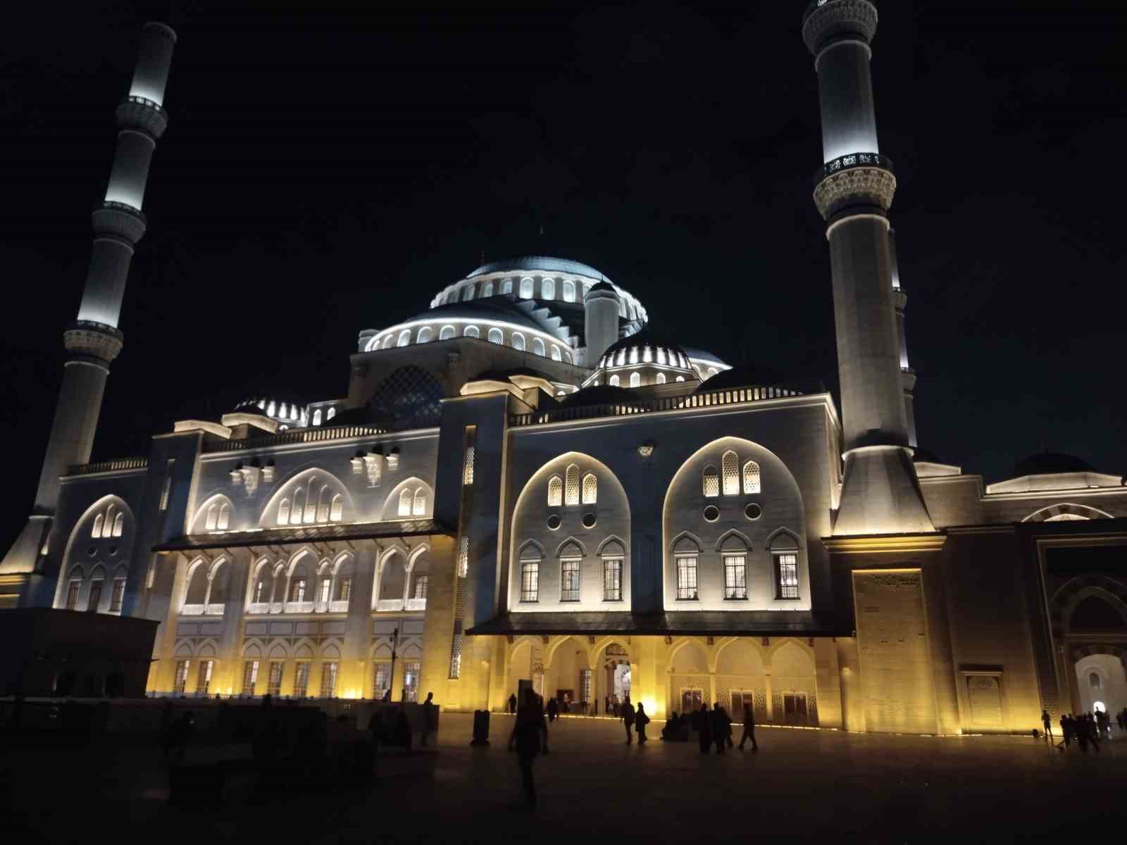 Çamlıca Camii’nde Mevlit Kandili idrak edildi
